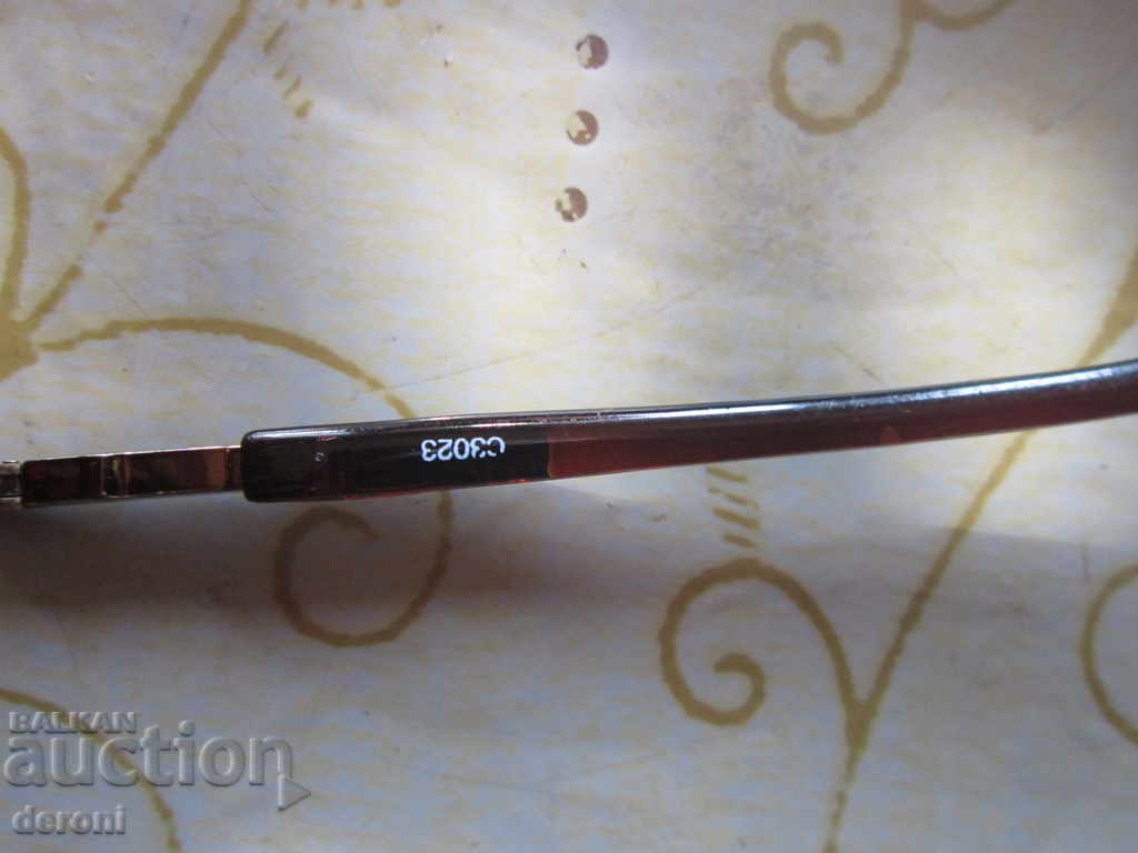 Δημοπρασία Γνήσια τσάντες γυαλιών ηλίου με θήκη