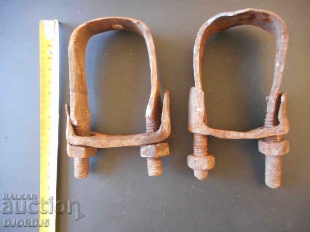 Старо ковано желязо от каруца с цена 6.00 лв. | € 3.07 Старо ковано желязо от каруца с цена 6.00 лв. | € 3.07