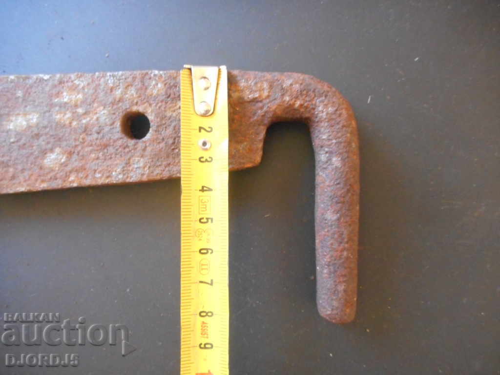 Delivery of Old large forged latch Delivery of Old large forged latch