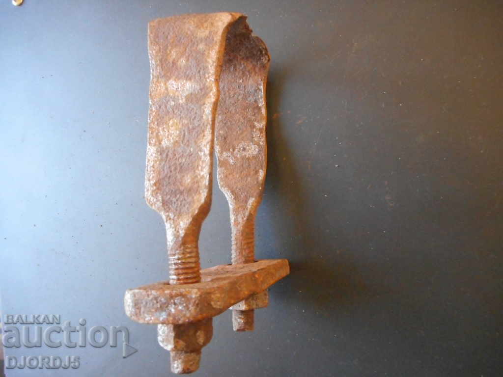 Old wrought iron with price 3.00 BGN | € 1.53 Old wrought iron with price 3.00 BGN | € 1.53