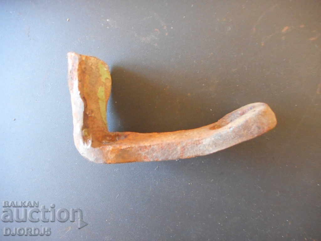 Old wrought iron with price 3.00 BGN | € 1.53 Old wrought iron with price 3.00 BGN | € 1.53
