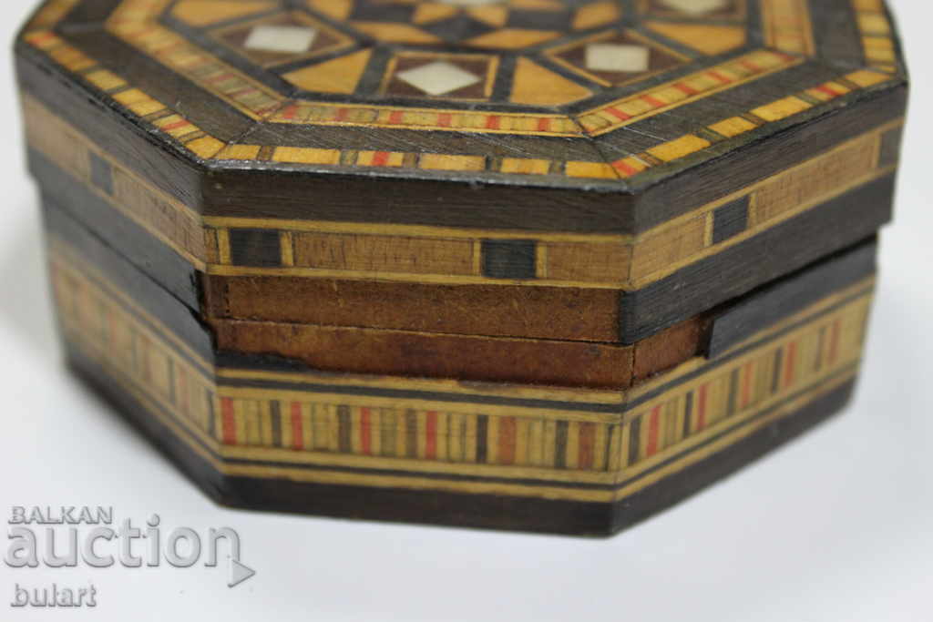 Auction WOODEN BOX JEWELERY CUTTING INTAURIA SEDEF BOX Auction WOODEN BOX JEWELERY CUTTING INTAURIA SEDEF BOX
