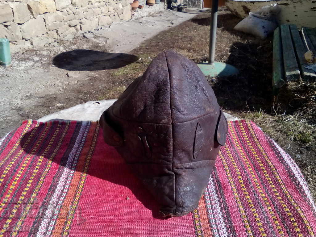 Auction Ancient leather biker, Tank hat Auction Ancient leather biker, Tank hat