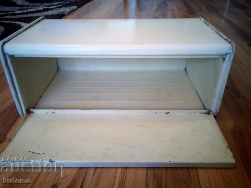 Old metal box for bread with price 15.99 BGN | € 8.18 Old metal box for bread with price 15.99 BGN | € 8.18