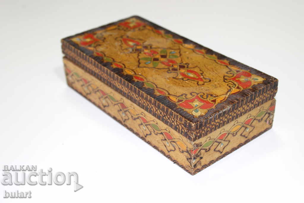 Pyrographic wooden jewelry box 19 x 9.5 x 5.5 cm with price 30.00 BGN | € 15.34 Pyrographic wooden jewelry box 19 x 9.5 x 5.5 cm with price 30.00 BGN | € 15.34