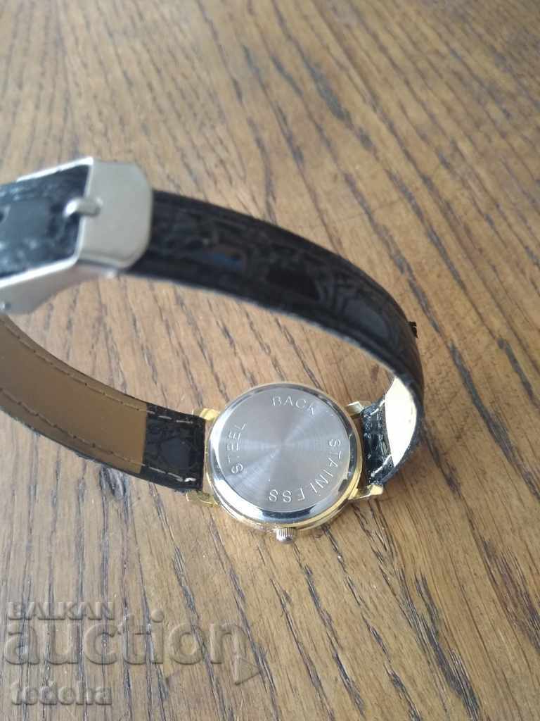 Delivery of LADY QUARTZ CLOCK - HEERSI - PERFECT Delivery of LADY QUARTZ CLOCK - HEERSI - PERFECT