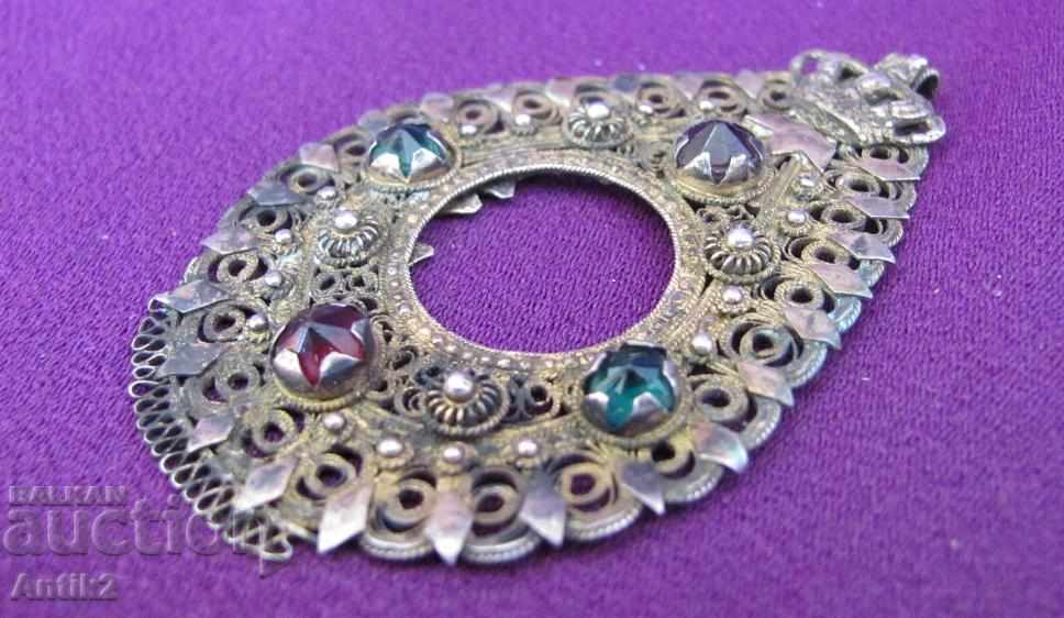 Delivery of 18th Century Pendant Necklace, silver crown Delivery of 18th Century Pendant Necklace, silver crown