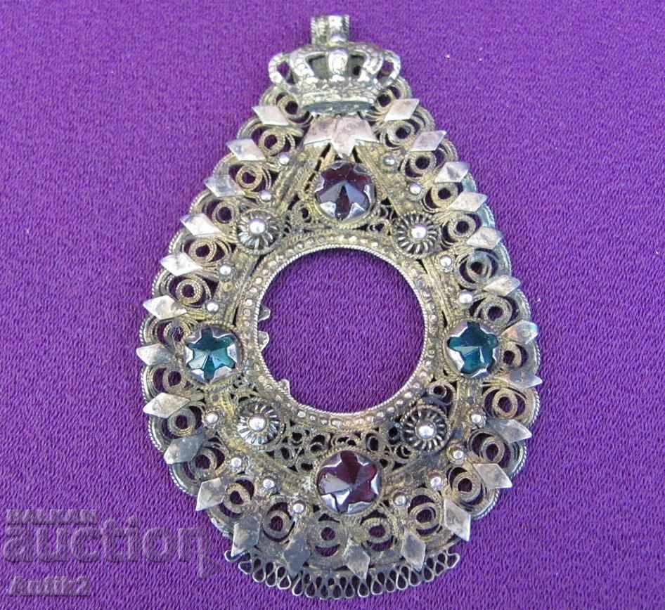 18th Century Pendant Necklace, silver crown