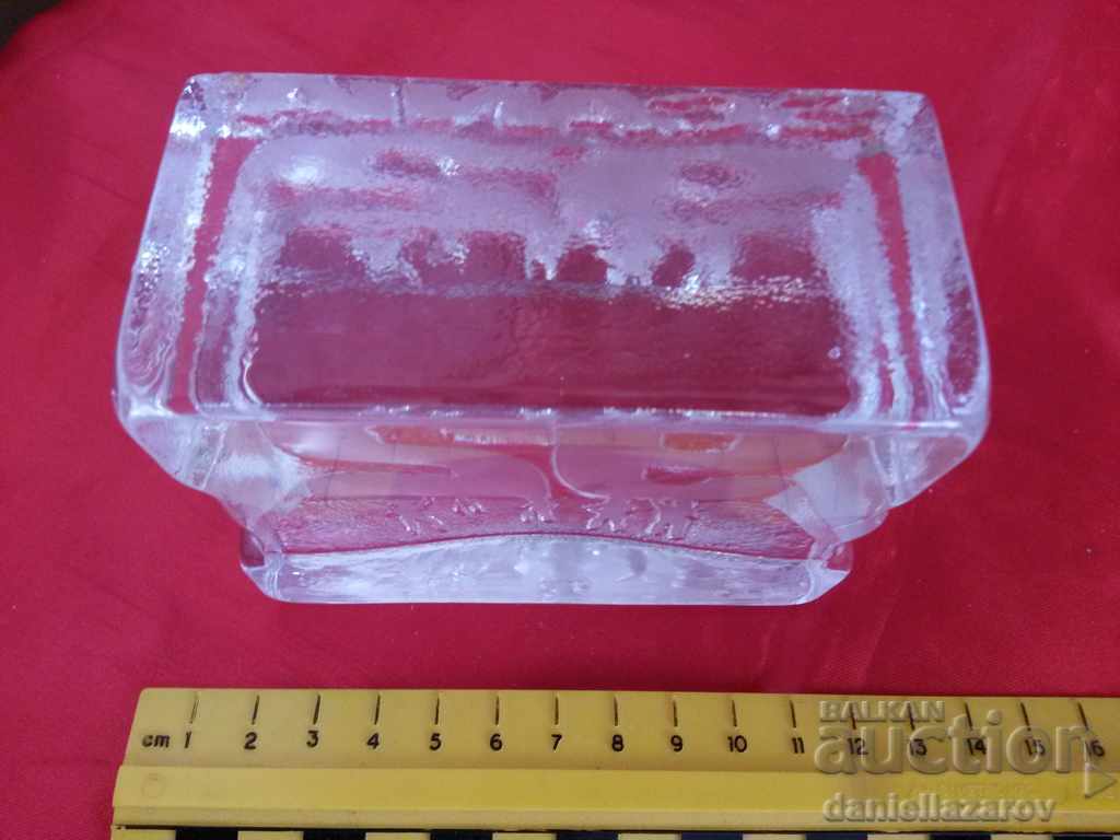 Delivery of Swedish Paperweight, Crystal Glass Scania Figurine Delivery of Swedish Paperweight, Crystal Glass Scania Figurine
