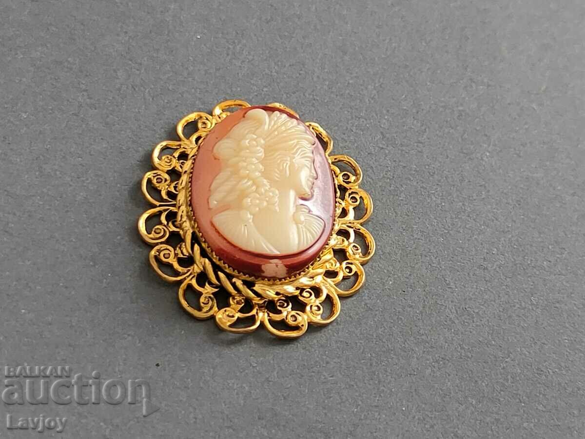 Old jewelery - PLAZA - KAMEA with price 70.00 BGN | € 35.79 Old jewelery - PLAZA - KAMEA with price 70.00 BGN | € 35.79