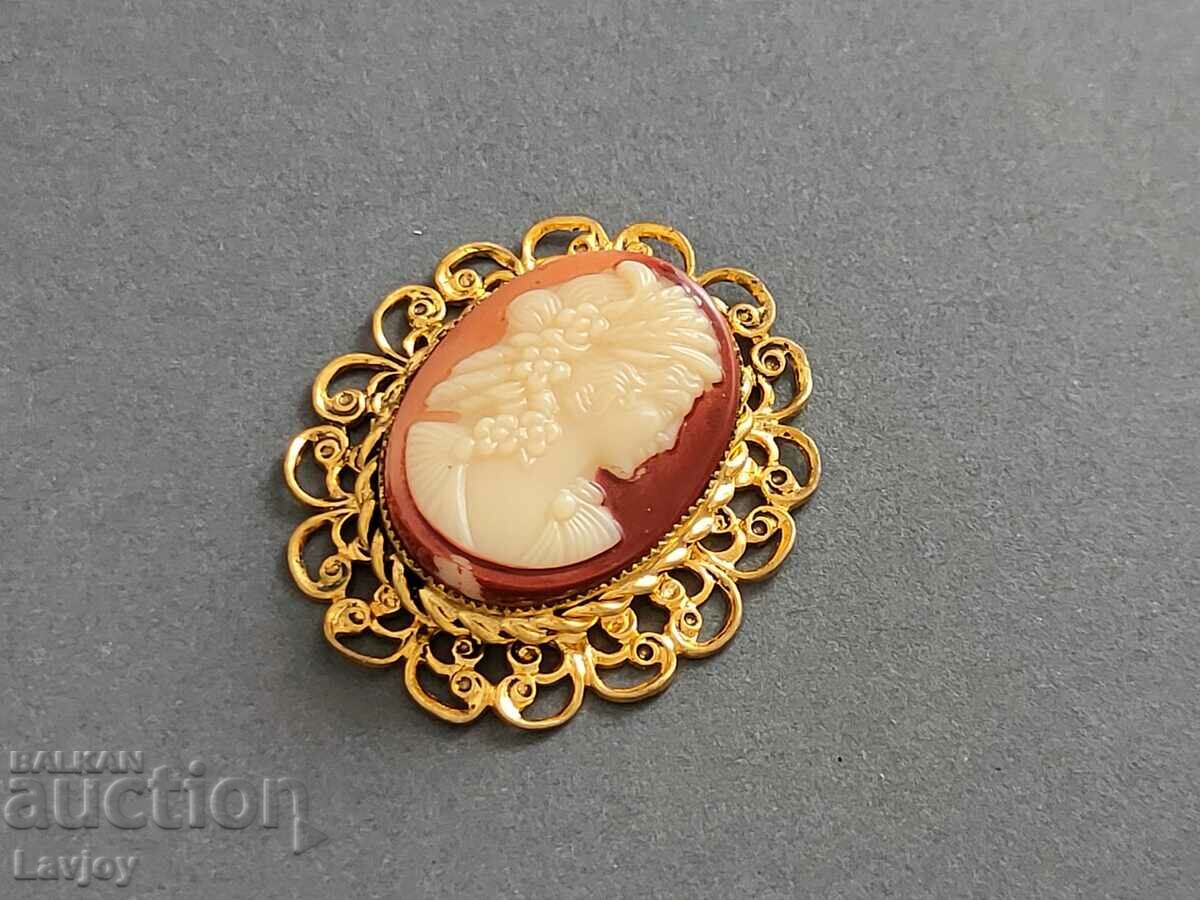 Delivery of Old jewelery - PLAZA - KAMEA Delivery of Old jewelery - PLAZA - KAMEA