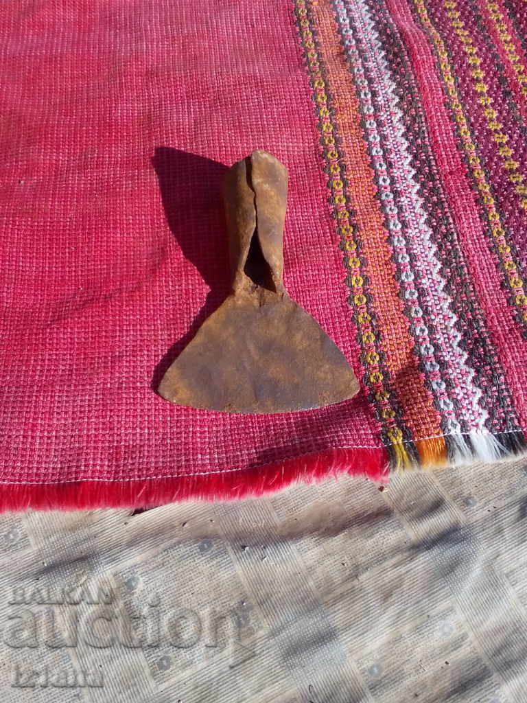 Auction Ancient tool Auction Ancient tool