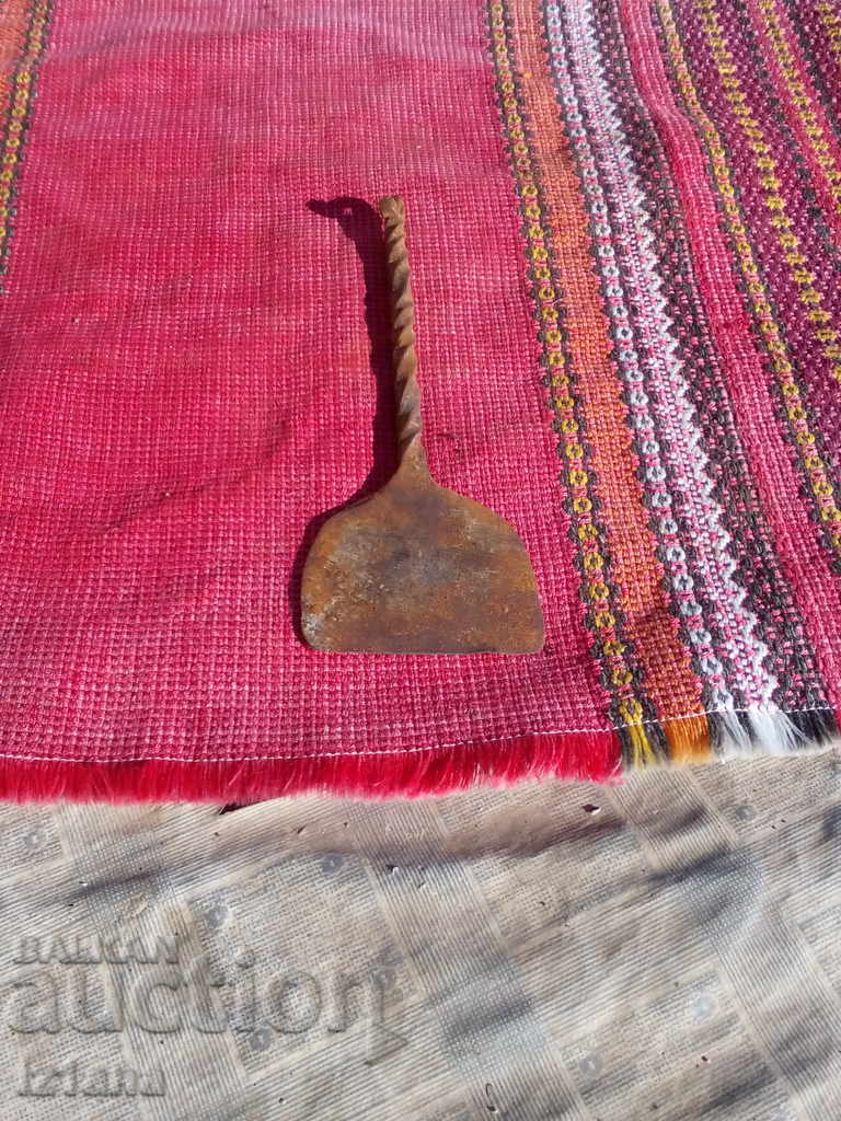 Auction  Ancient tool