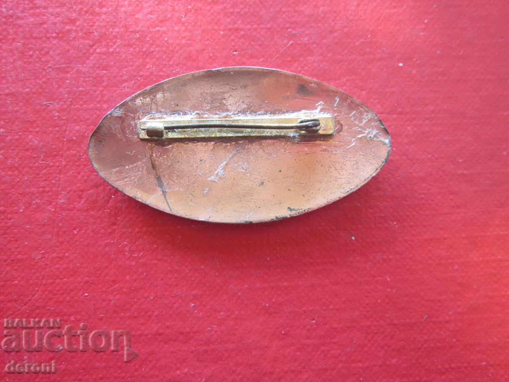 Delivery of An incredible old brooch