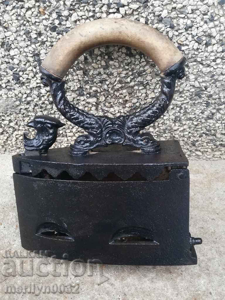 Antique iron 19th century with price 98.00 BGN | € 50.11 Antique iron 19th century with price 98.00 BGN | € 50.11