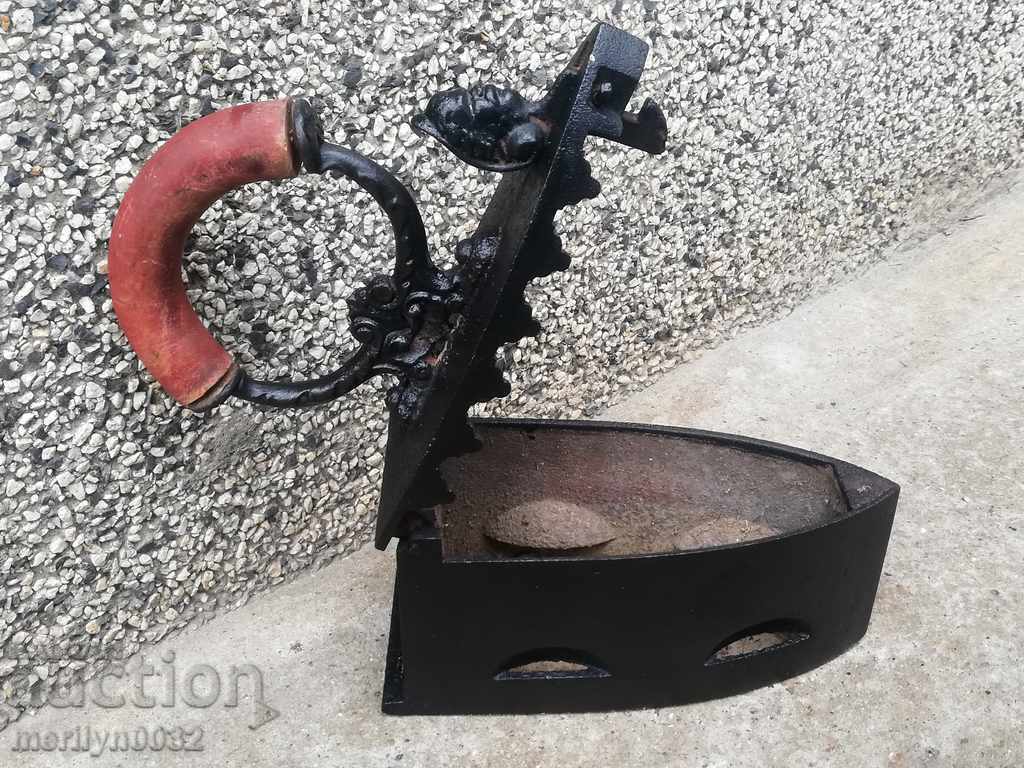 Delivery of Antique iron 19th century Delivery of Antique iron 19th century