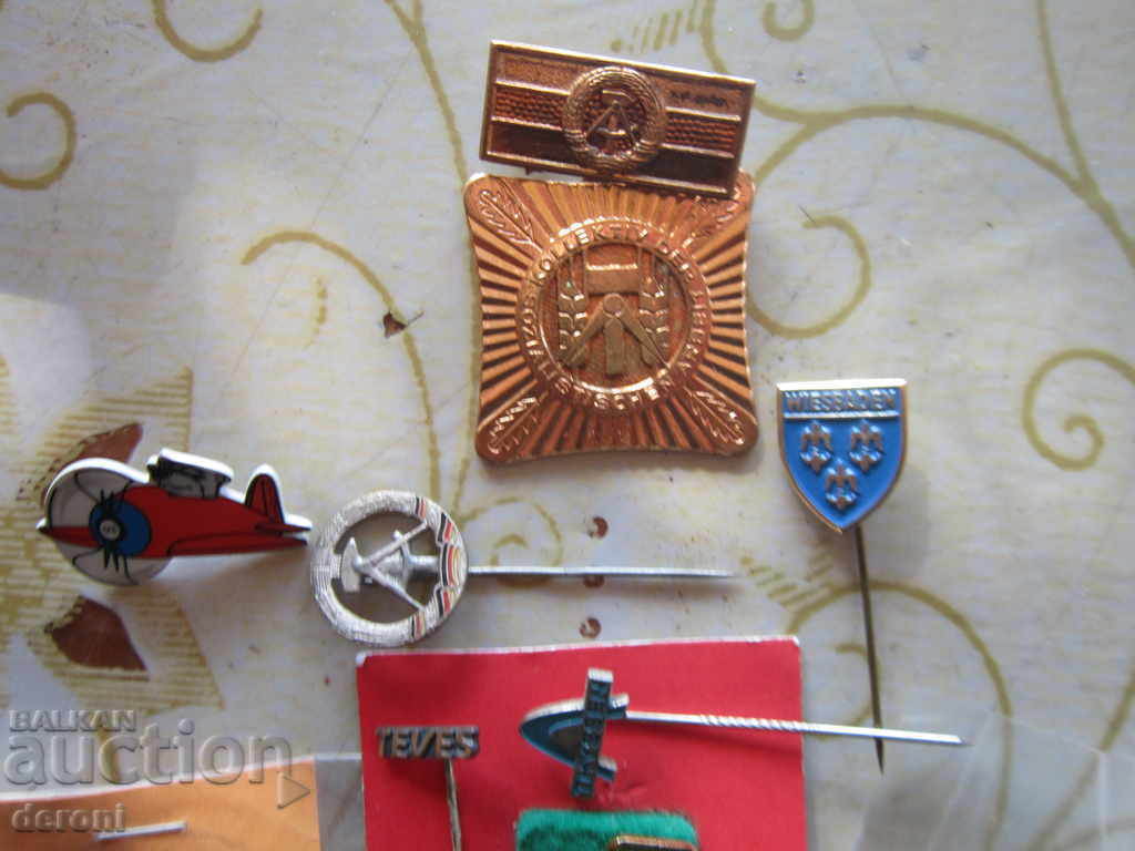 Lot badges badge embroidered medal sign with price 10.00 BGN | € 5.11 Lot badges badge embroidered medal sign with price 10.00 BGN | € 5.11