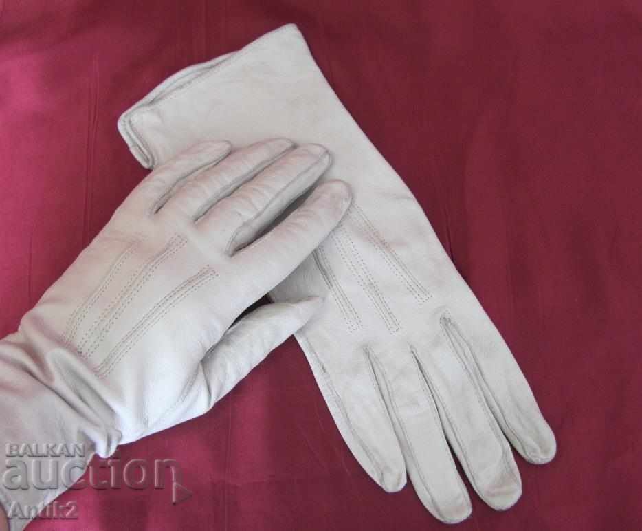 The 30 Women's Fine Leather Gloves - 5 The 30 Women's Fine Leather Gloves - 5