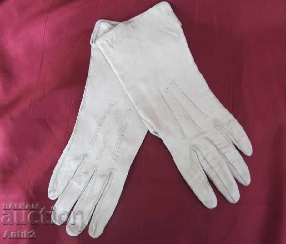 The 30 Women's Fine Leather Gloves - 6 The 30 Women's Fine Leather Gloves - 6