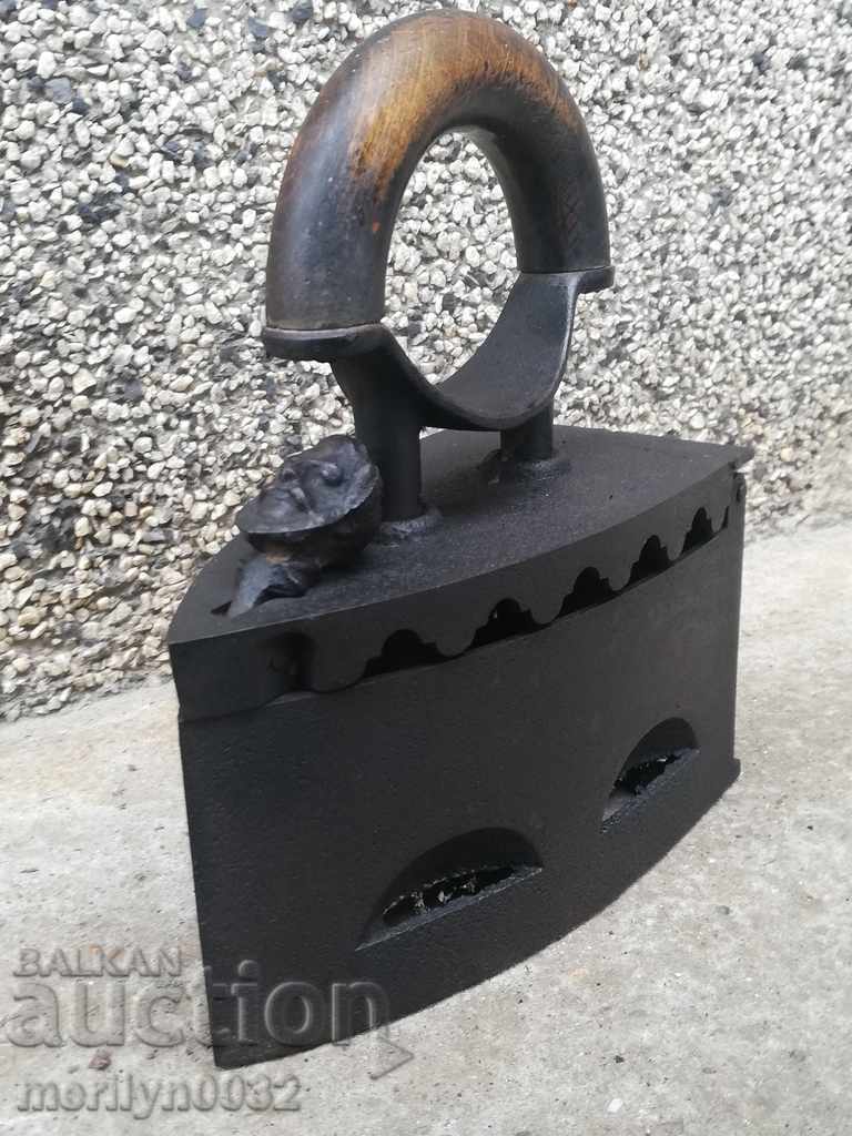 Ancient iron on the 19th century with price 83.00 BGN | € 42.44