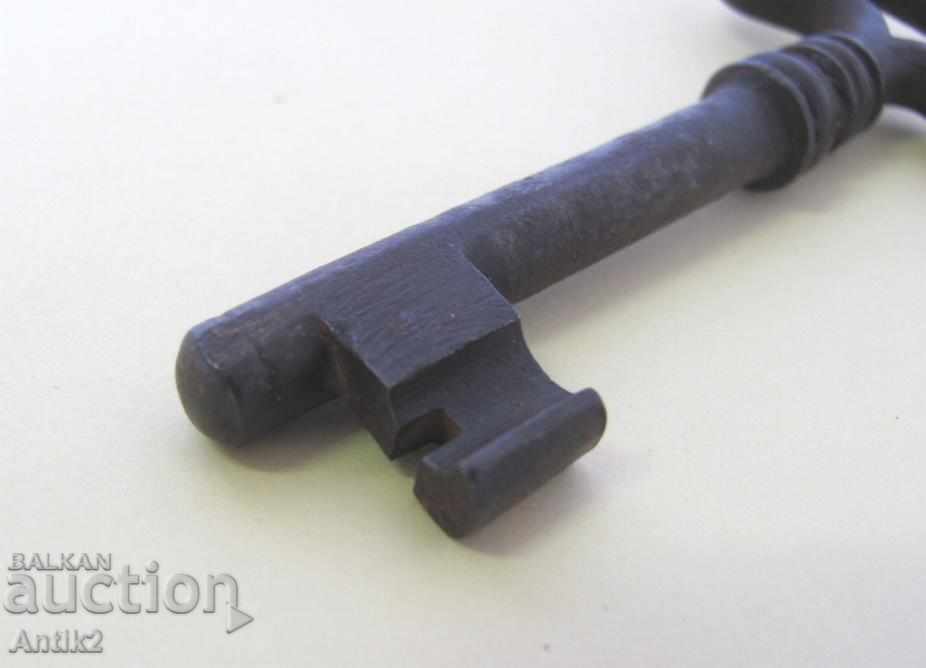 Delivery of The 1700th Iron Key Delivery of The 1700th Iron Key