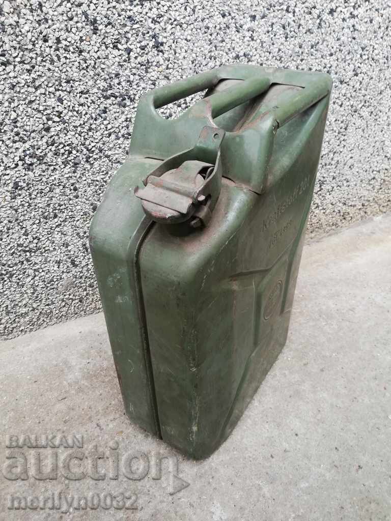 Γερμανικός σωλήνας 20 λίτρων για καύσιμα 1976 ΛΔΓ υγιής με τιμή 49.00 BGN | € 25.05 Γερμανικός σωλήνας 20 λίτρων για καύσιμα 1976 ΛΔΓ υγιής με τιμή 49.00 BGN | € 25.05