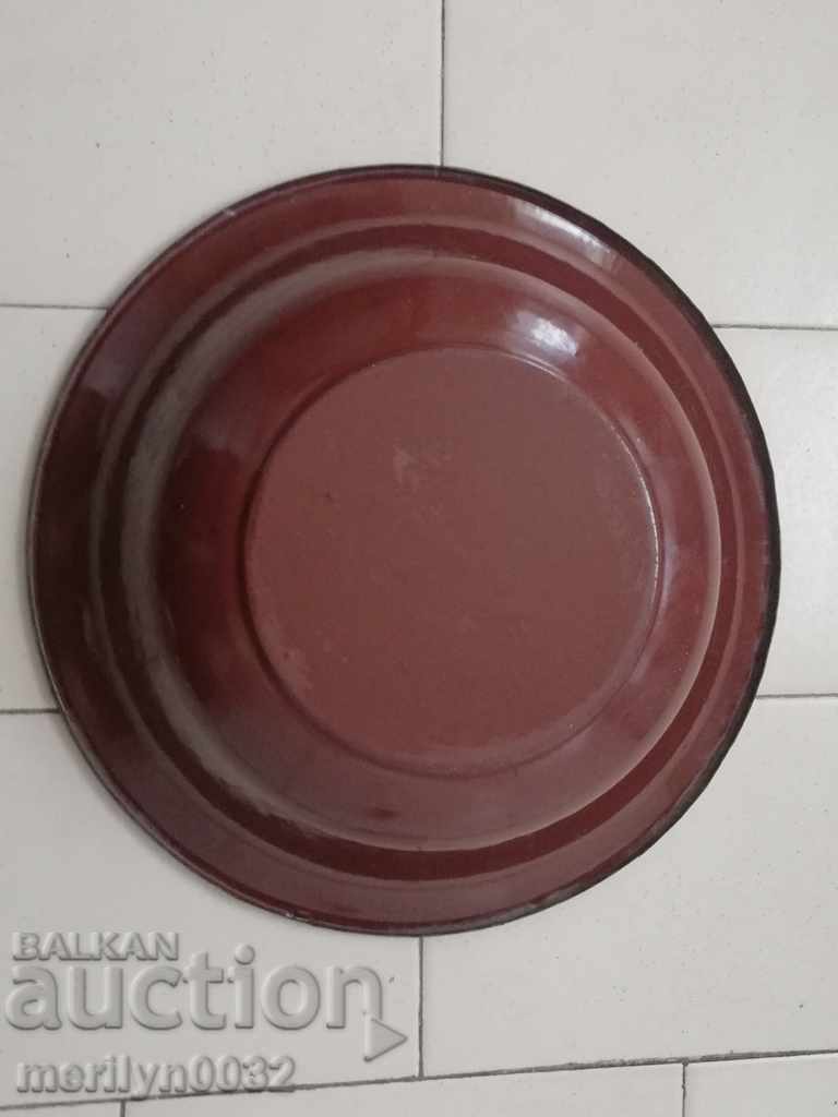 Enameled bowl basin with enamel from the mouth of the Bulgarian People's Republic with price 39.00 BGN | € 19.94 Enameled bowl basin with enamel from the mouth of the Bulgarian People's Republic with price 39.00 BGN | € 19.94