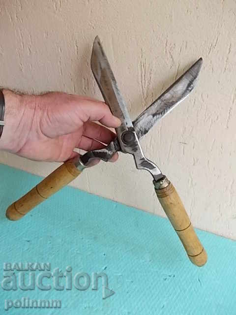 McCloud cutter with price 35.00 BGN | € 17.90 McCloud cutter with price 35.00 BGN | € 17.90