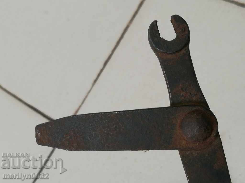 Screw in an old rifle from the PIU with price 43.00 BGN | € 21.99