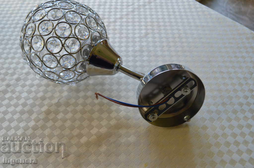 APLICĂ, CORP DE ILUMINAT PENTRU PERETE cu preț 32.00 BGN | € 16.36 APLICĂ, CORP DE ILUMINAT PENTRU PERETE cu preț 32.00 BGN | € 16.36