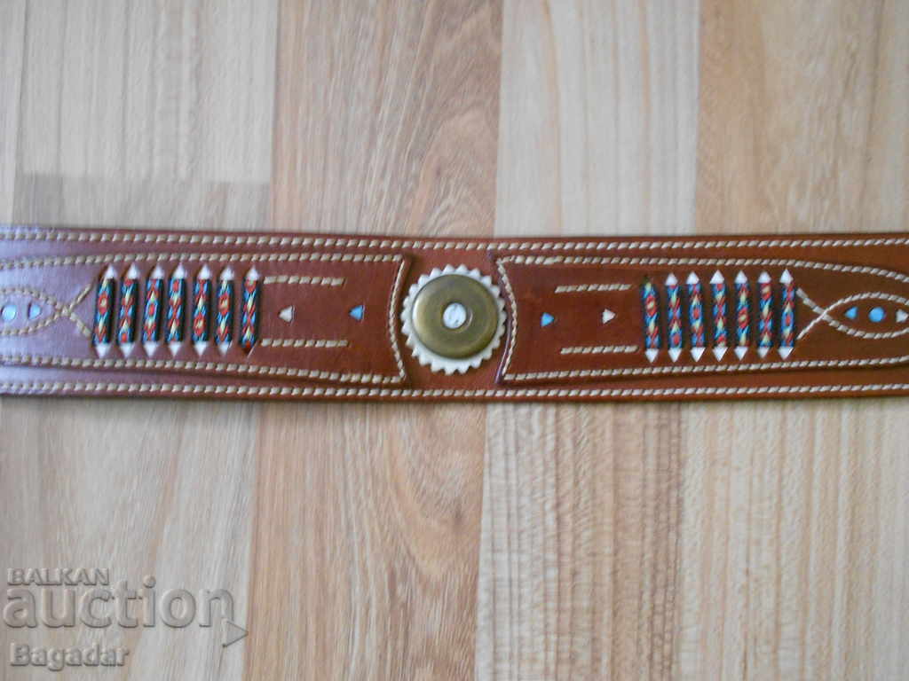 Auction  A leather belt