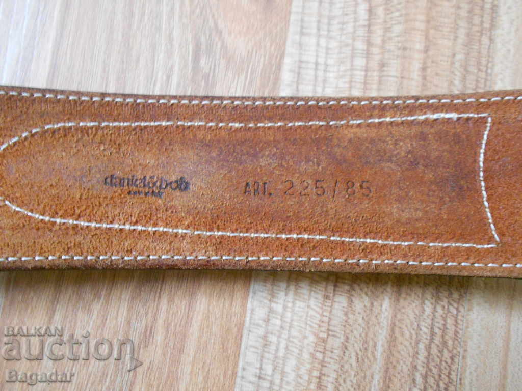 A leather belt - 5