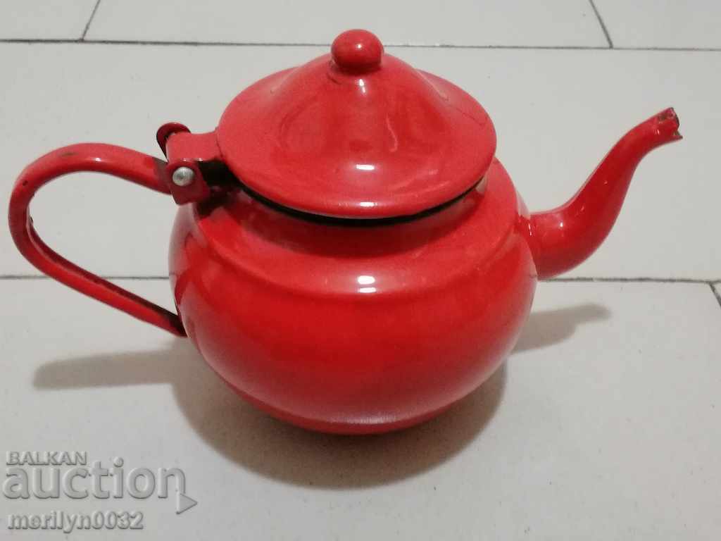 Enamel teapot, enamel bowl with price 39.00 BGN | € 19.94 Enamel teapot, enamel bowl with price 39.00 BGN | € 19.94