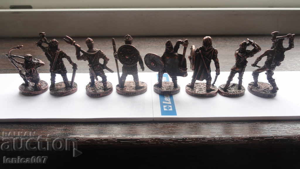 Kinder soldiers (8 pieces) series with price 37.00 BGN | € 18.92 Kinder soldiers (8 pieces) series with price 37.00 BGN | € 18.92