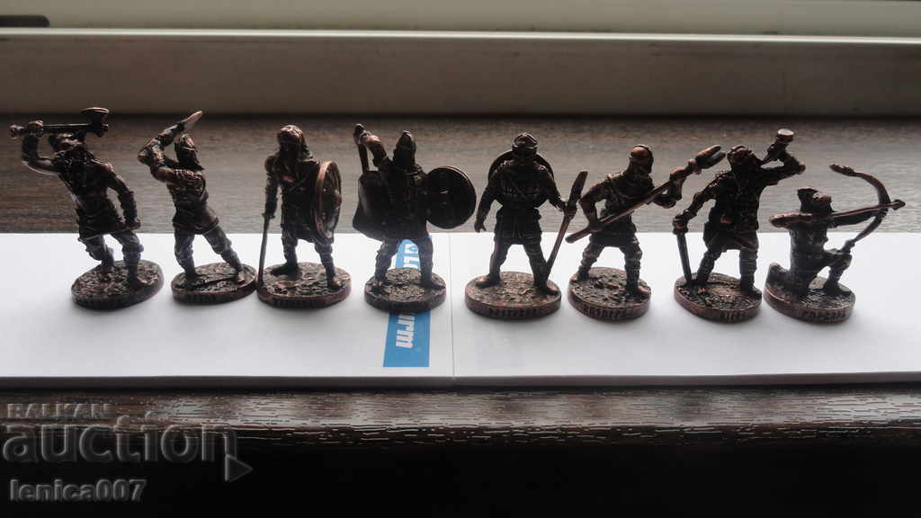 Auction Kinder soldiers (8 pieces) series Auction Kinder soldiers (8 pieces) series