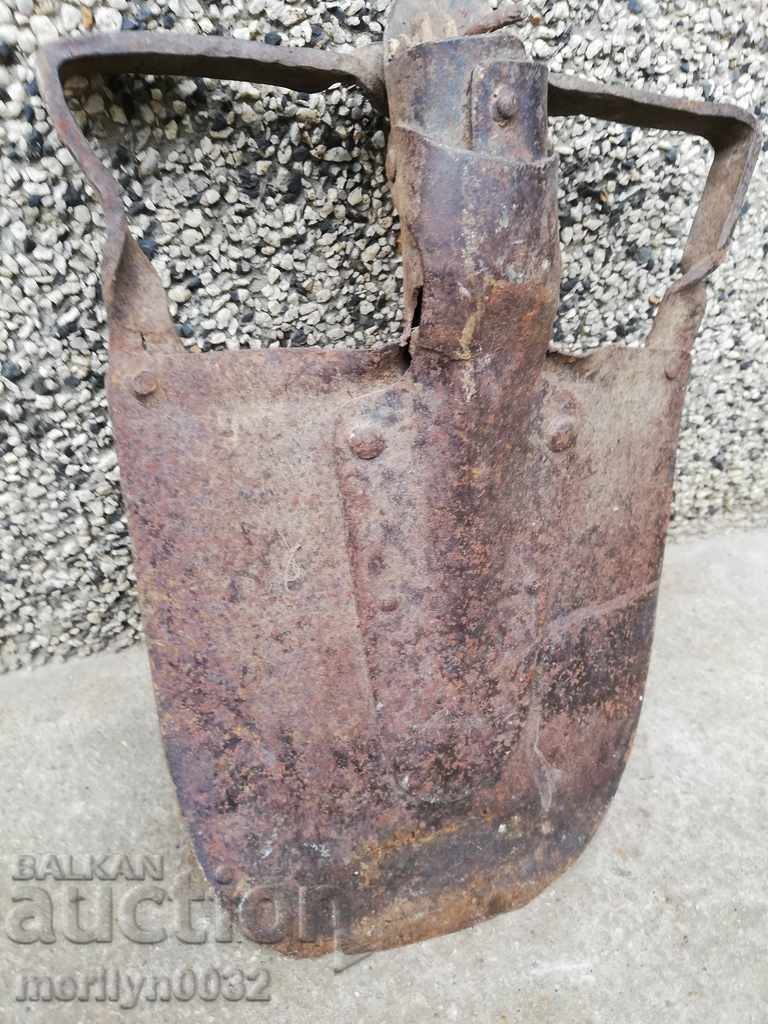 Παλιά φτυάρι, σφυρήλατο σίδερο με τιμή 49.00 BGN | € 25.05 Παλιά φτυάρι, σφυρήλατο σίδερο με τιμή 49.00 BGN | € 25.05