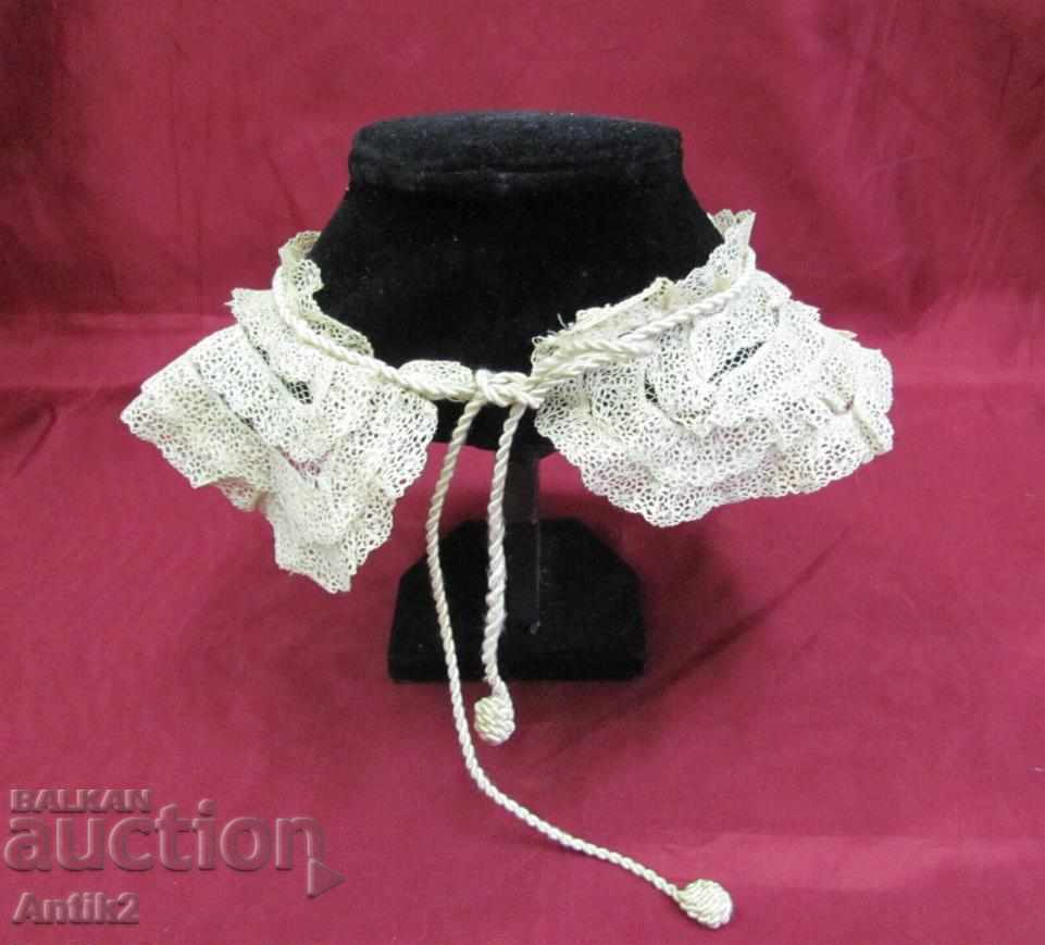 Delivery of 2 pieces of handmade women's collars Delivery of 2 pieces of handmade women's collars