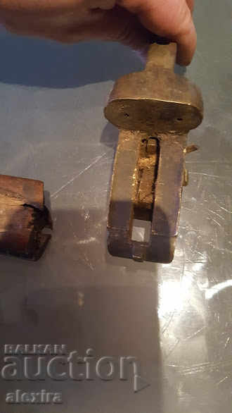 Delivery of parts for rifle capsular flint pistol pistol