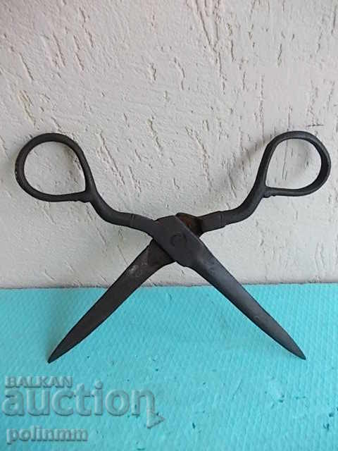 Auction Old abadge scissors Auction Old abadge scissors