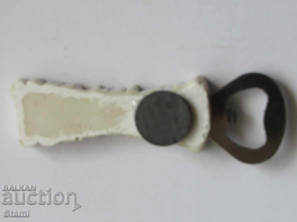 Ένα αυθεντικό ανοιχτήρι μαγνητών από το Μαυροβούνιο, σειρά-53 - 5