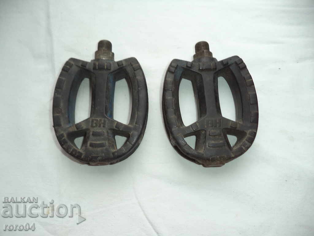 OLD SPANISH PEDALS - IN H - ACTUALLY with price 17.10 BGN | € 8.74 OLD SPANISH PEDALS - IN H - ACTUALLY with price 17.10 BGN | € 8.74