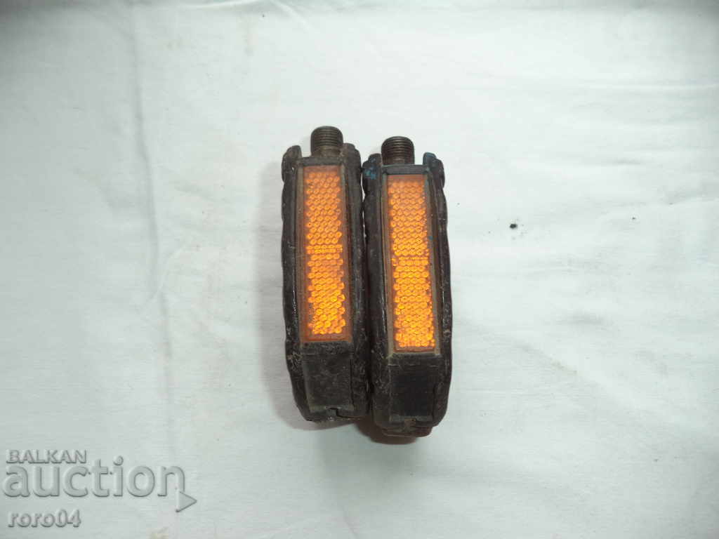 Auction OLD SPANISH PEDALS - IN H - ACTUALLY Auction OLD SPANISH PEDALS - IN H - ACTUALLY