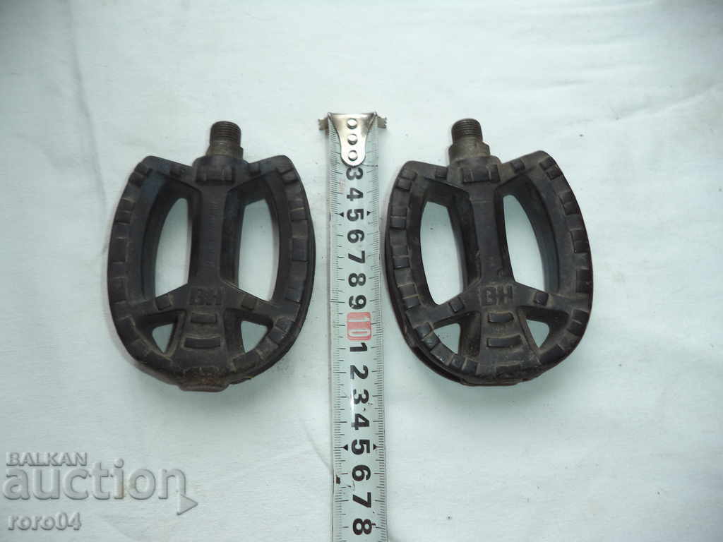 OLD SPANISH PEDALS - IN H - ACTUALLY - 7 OLD SPANISH PEDALS - IN H - ACTUALLY - 7