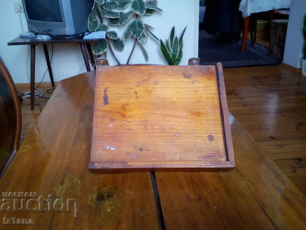 Ancient stand for radio, shelf, shelf # 3 with price 16.00 BGN | € 8.18 Ancient stand for radio, shelf, shelf # 3 with price 16.00 BGN | € 8.18