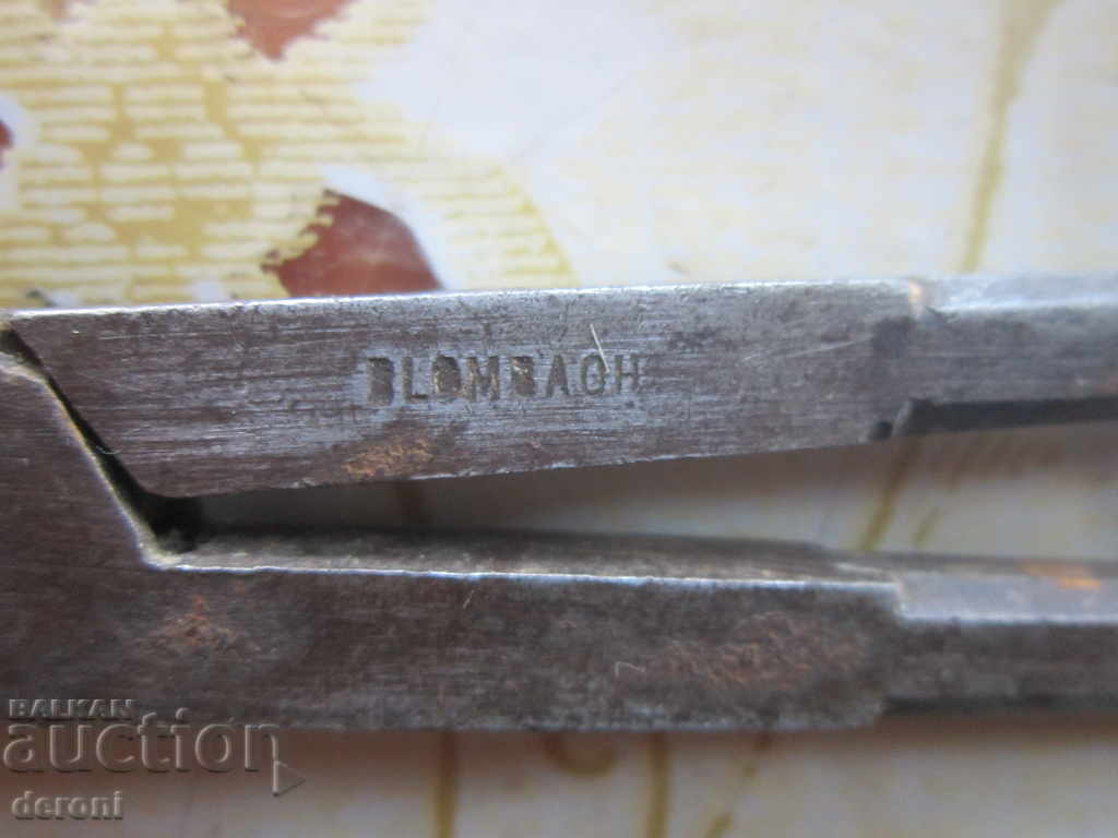 German metal metal forged pearl marked with price 30.00 BGN | € 15.34 German metal metal forged pearl marked with price 30.00 BGN | € 15.34