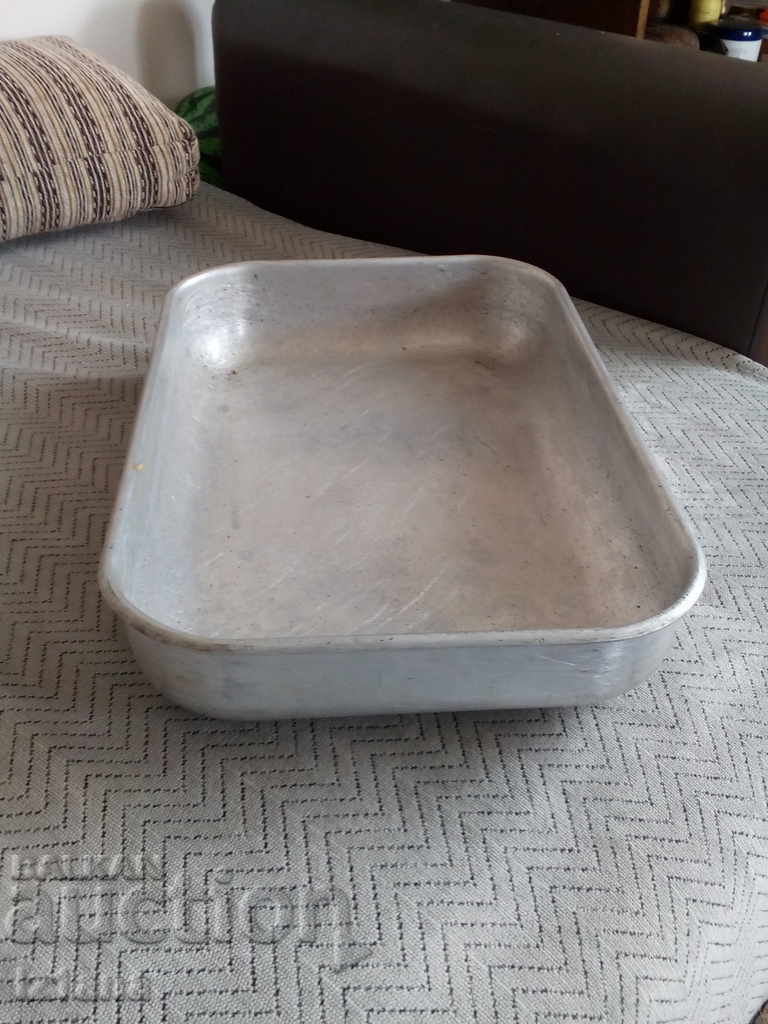Old aluminum tray with price 50.00 BGN | € 25.56 Old aluminum tray with price 50.00 BGN | € 25.56