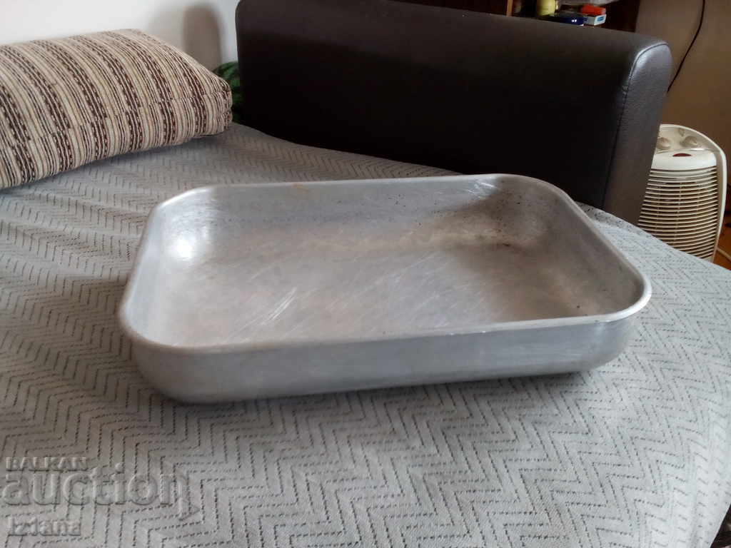 Auction Old aluminum tray Auction Old aluminum tray