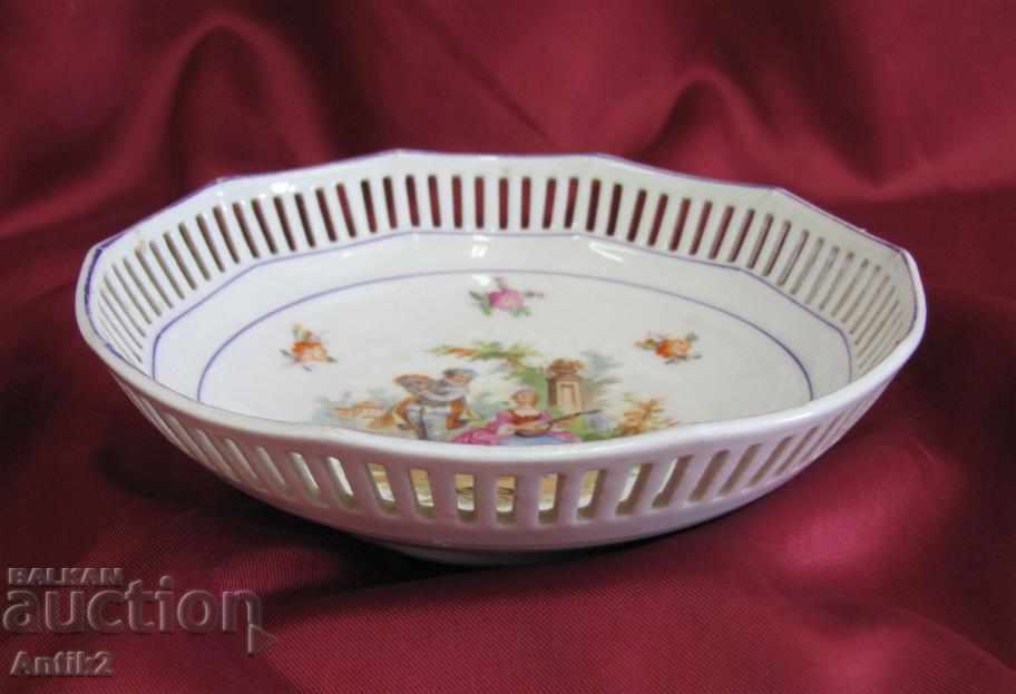 Delivery of Old Porcelain Cup, China Tagged Delivery of Old Porcelain Cup, China Tagged