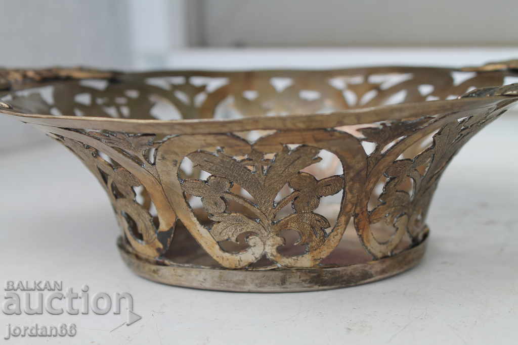 Renaissance Silver Candy Box with price 676.00 BGN | € 345.63 Renaissance Silver Candy Box with price 676.00 BGN | € 345.63