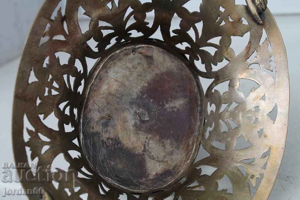 Delivery of Renaissance Silver Candy Box Delivery of Renaissance Silver Candy Box